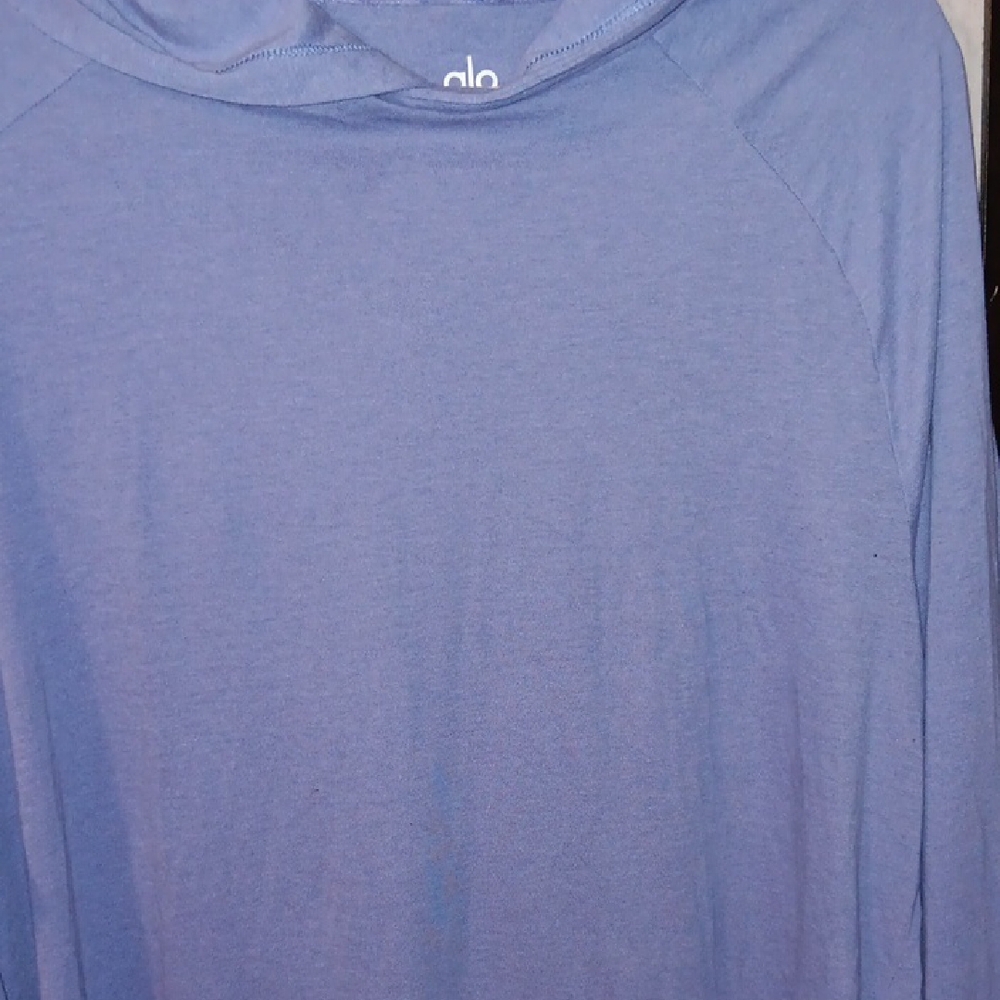 ALO Yoga Long Sleeve Tee - Light Bluish Purple. More Like The First Photo